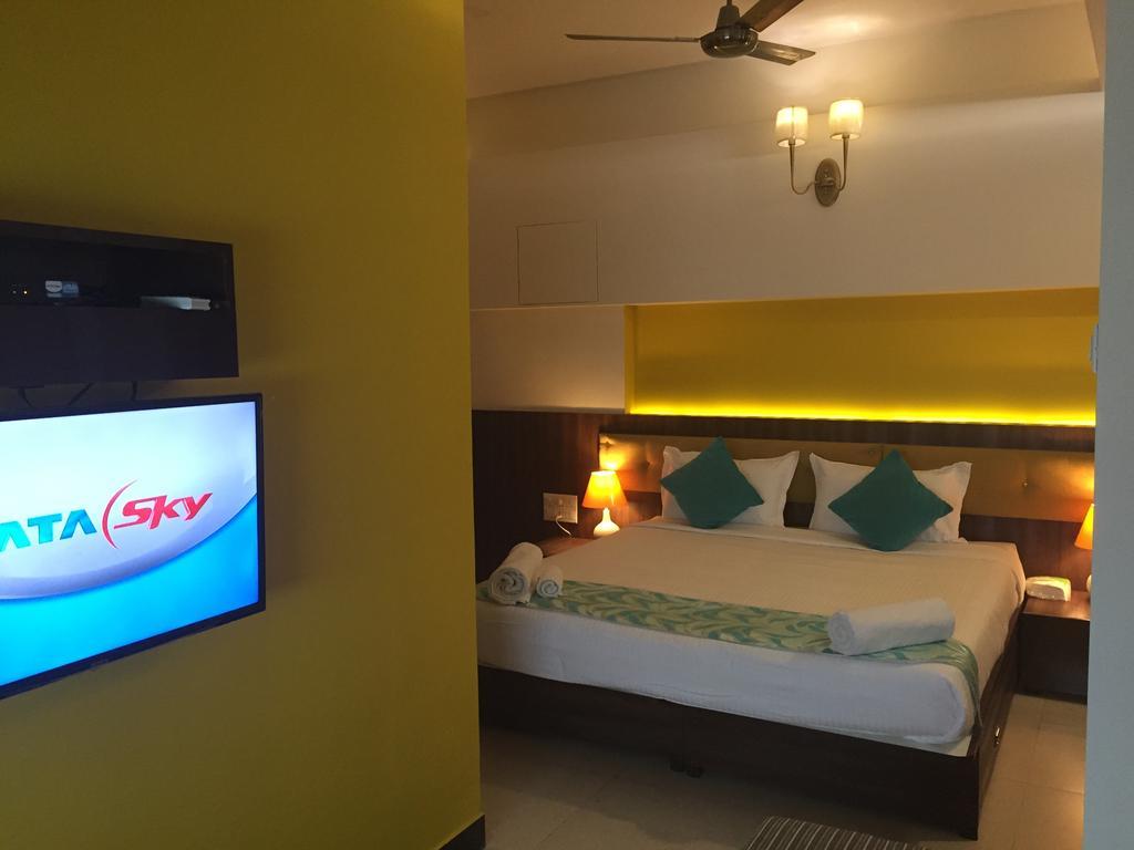 Luxtay Suites Bangalore Habitación foto